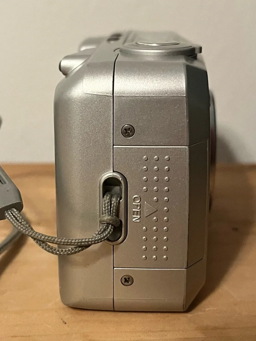 Samsung Maxima Zoom 105Ti Quartz Date 35mm Point & Shoot Film Camera